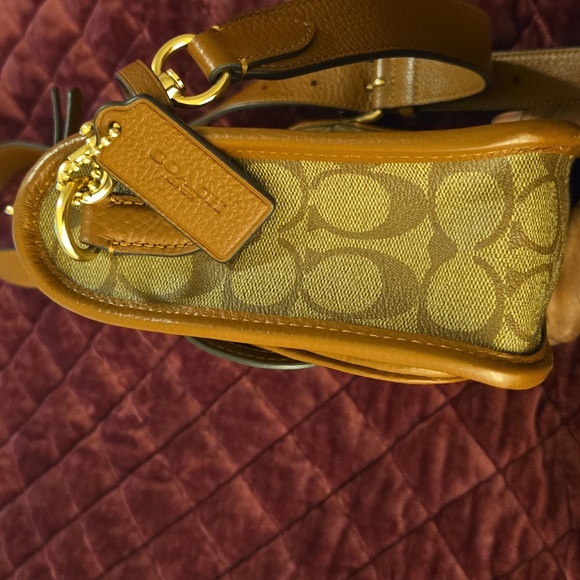 Coach Crossbody Bag - Picture 4 of 8